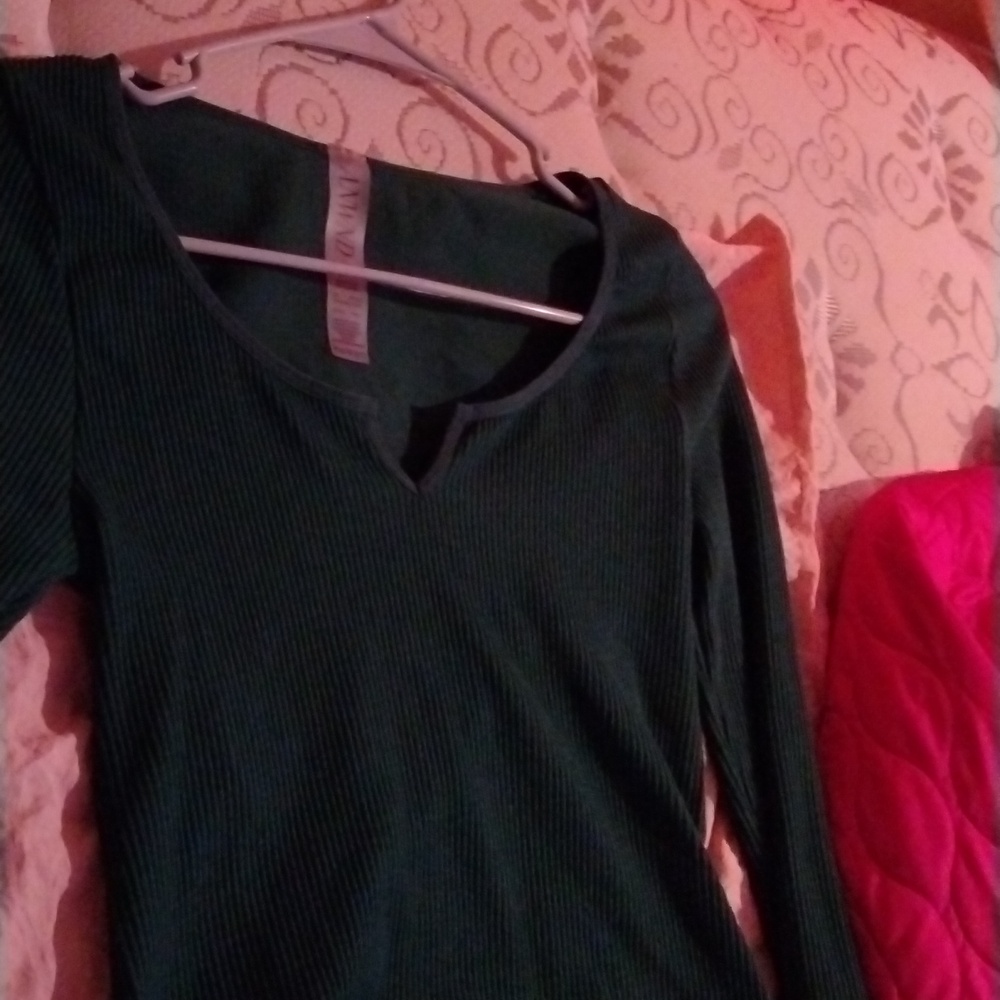 Cute open cut top